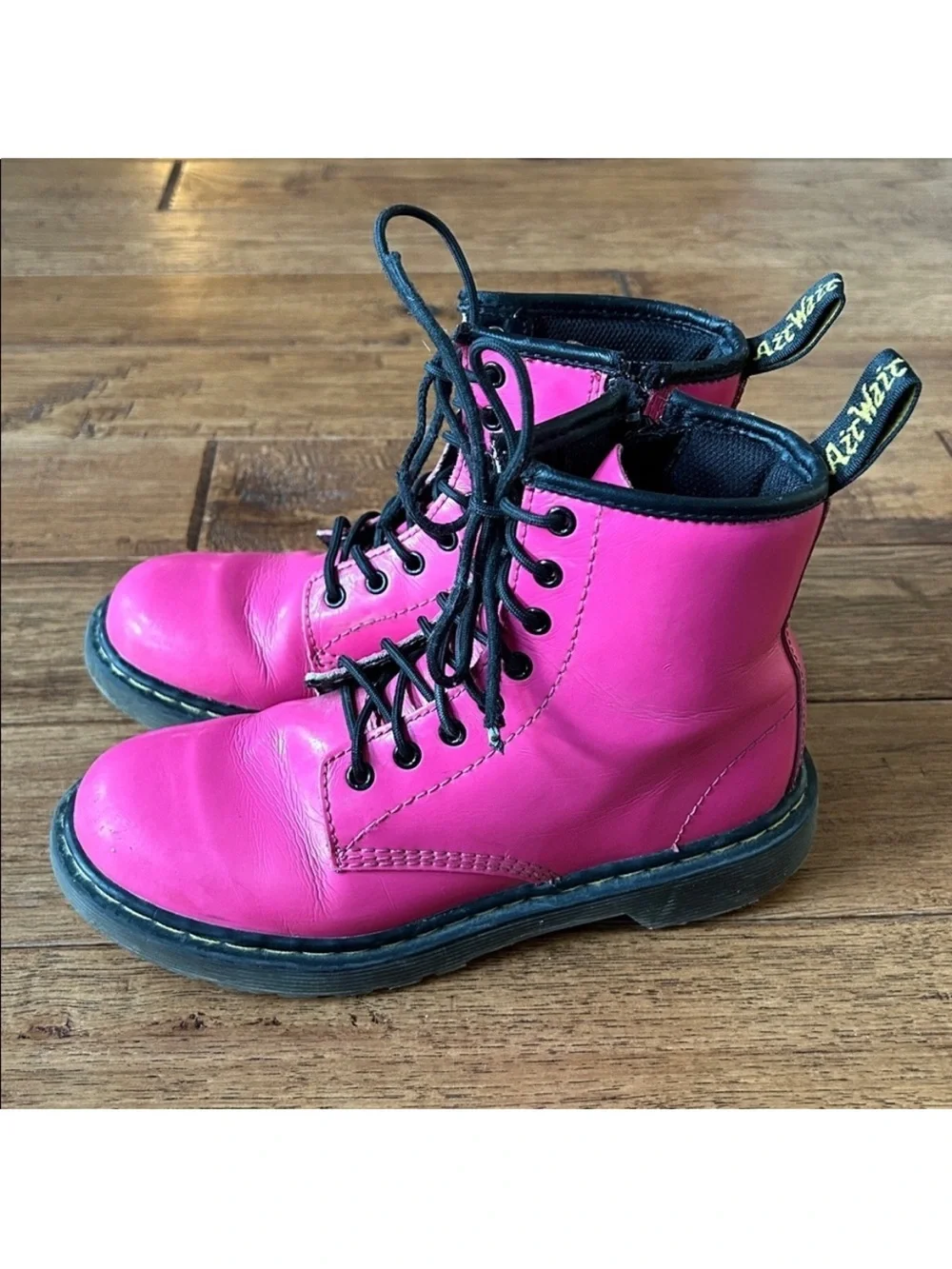 Dr. Martens Delaney Hot Pink Patent Leather 8-Eye Lace Up Combat Boots Size 2
